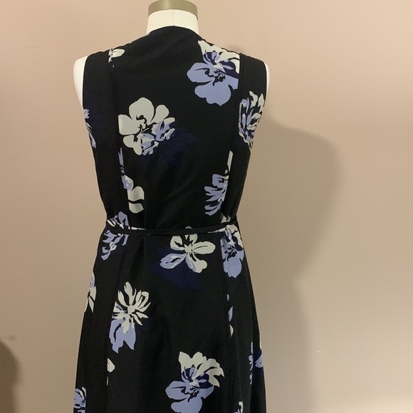 BANANA Republic Navy Color Floral Design Maxi Dress Size S- Like New. - Picture 10 of 15